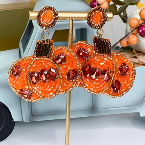 Gorgeous Austrian Crystal Seed Beaded Autumn Thanksgiving Pumpkin Earrings - Picture 1 of 3